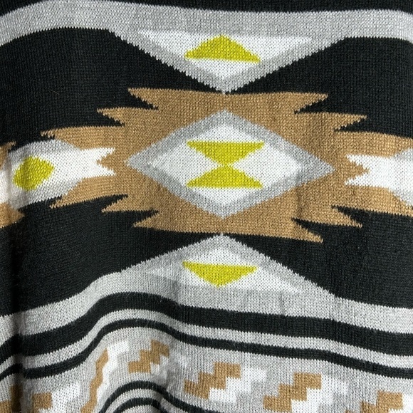 Qmack Geometric Sweater - Size S - Picture 3 of 6